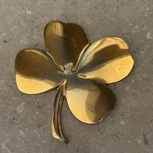 Vintage Gerity four leaf clover paperweight. 24 K gold plated